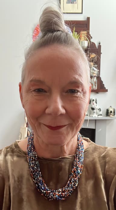 A picture of the author: Jo-Anne Bichard